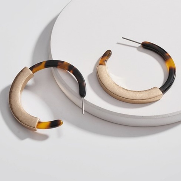 Jewelry - 🌺 4 for 30 Acrylic Capped Hoop Earrings Tortoise